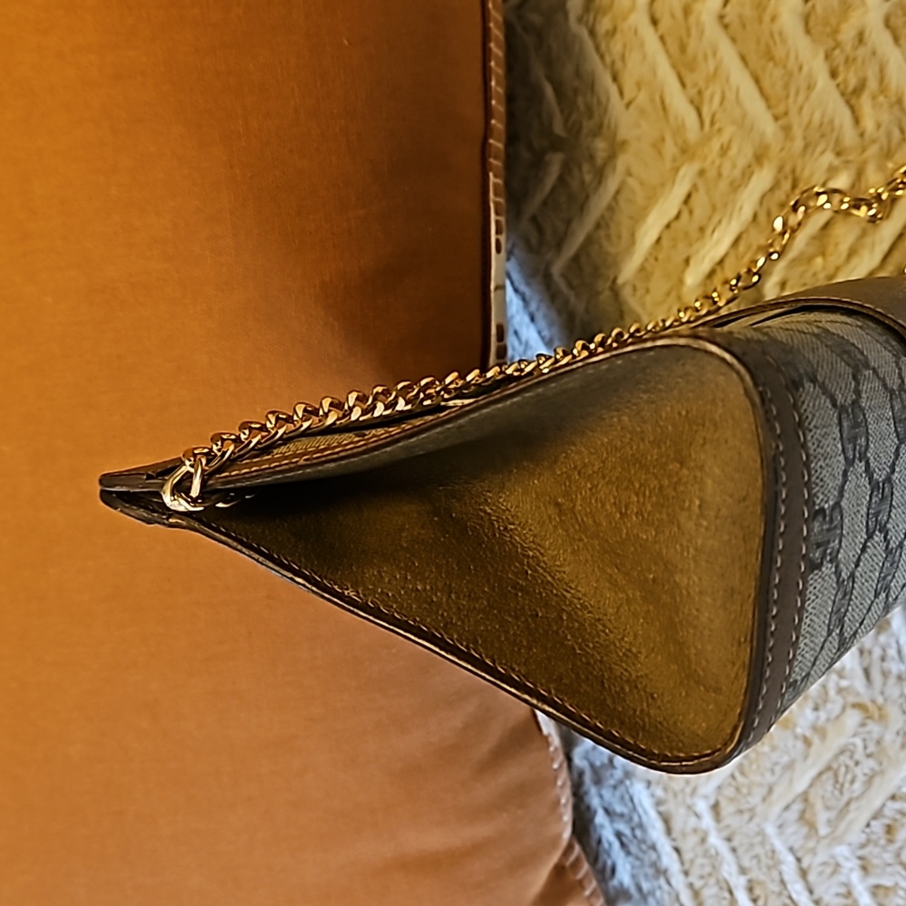Gucci GG Sherry Line Clutch - Picture 5 of 16